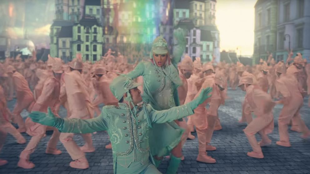 PHOTO: Taylor Swift released her new video "ME" (feat. Brendon Urie of Panic! At The Disco).