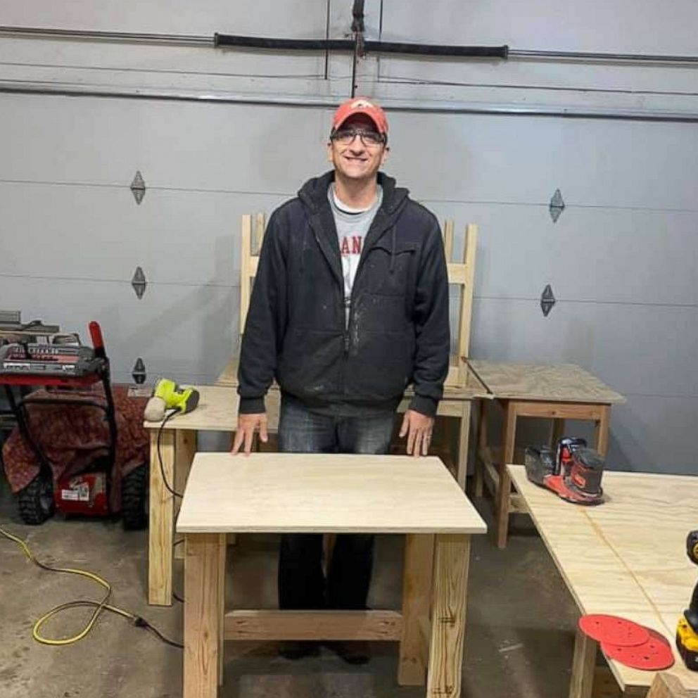 VIDEO: Teacher is building thousands of desks for kids working remotely
