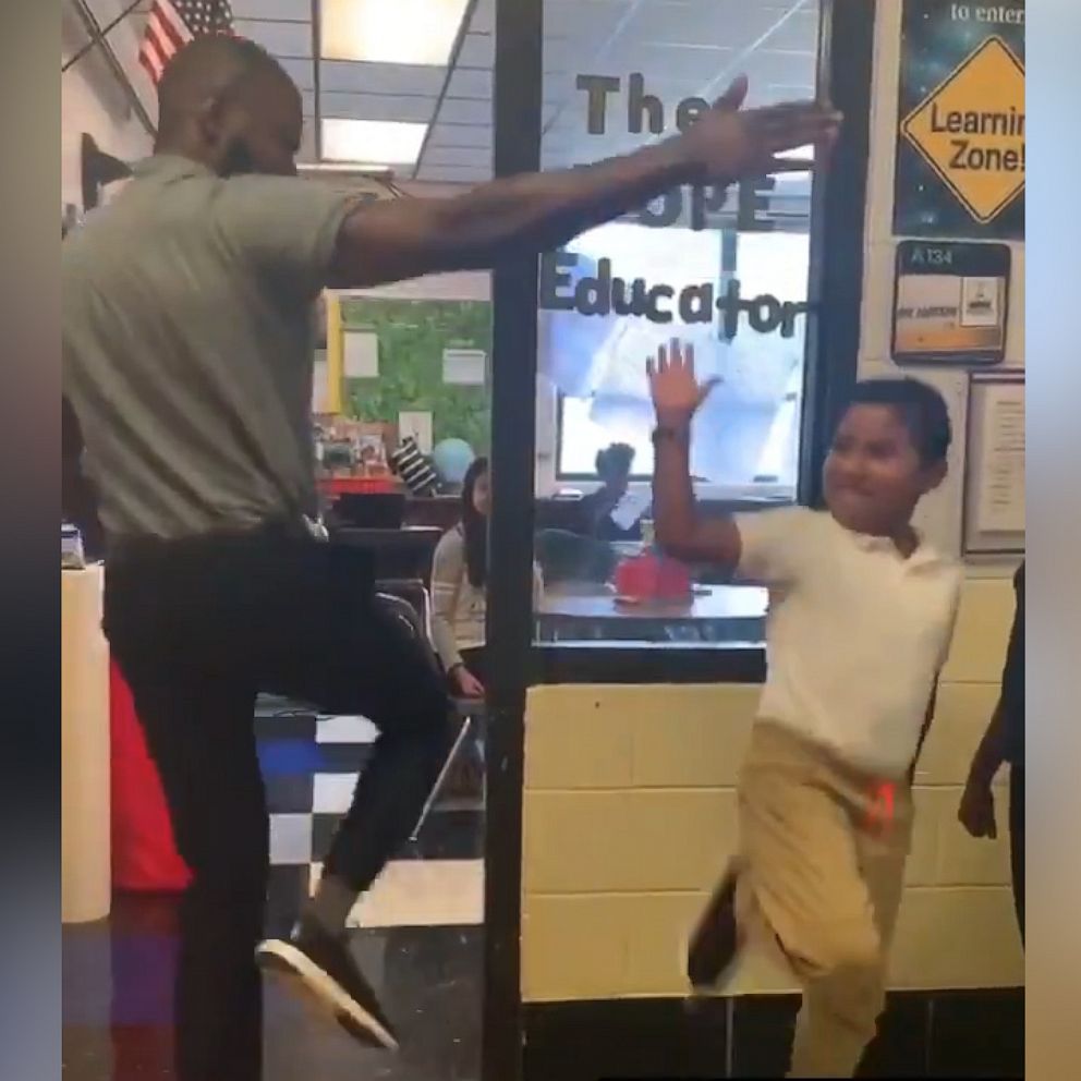 VIDEO: Teacher memorizes 75 handshakes with his 5th graders