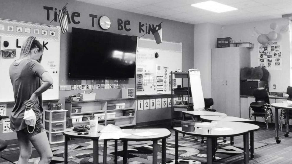 Teacher's post about packing up her classroom amid COVID-19 goes viral ...