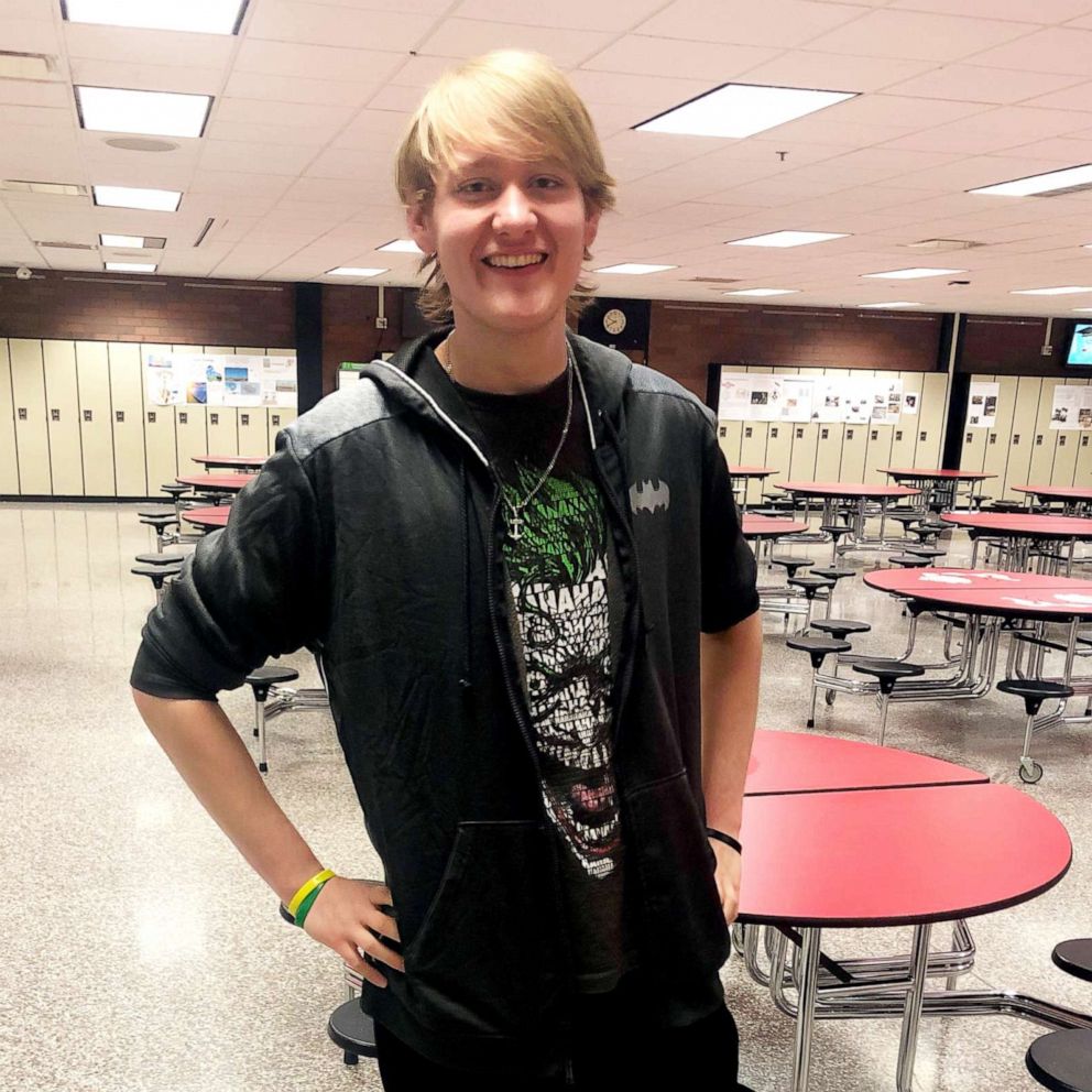 VIDEO: High school senior loses 115 pounds by walking to school, changing diet 