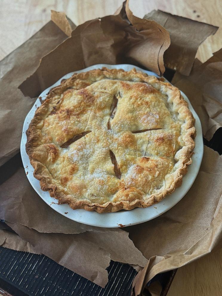 PHOTO: A homemade apple pie for thanksgiving.