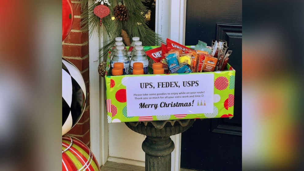 Drivers delivering holiday packages get unexpected gifts thanks to