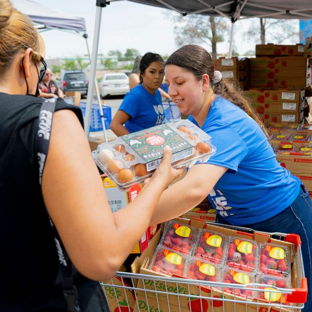 Help combat hunger this Thanksgiving with food drives, donations and more