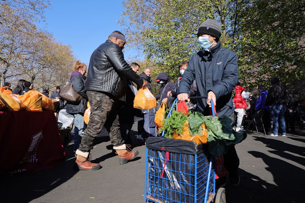 PHOTO: Sean Ringgold attends Food Bank Pop-Up Thanksgiving Distribution in Brooklyn, New York, Nov. 19, 2022.