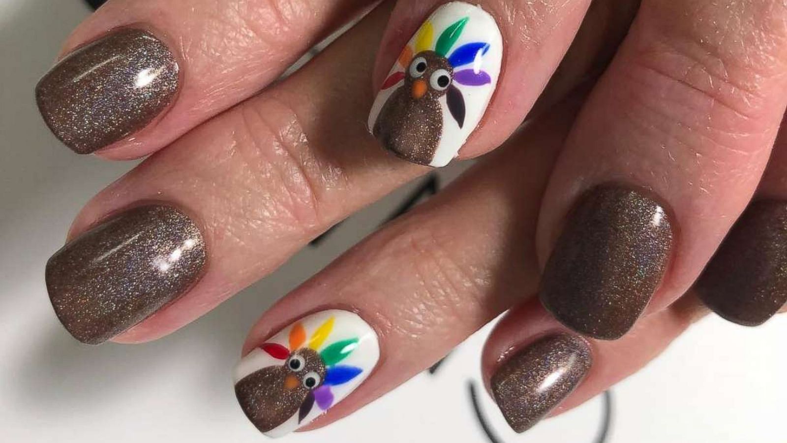 PHOTO: These turkey nails are here to get you in the Thanksgiving spirit.