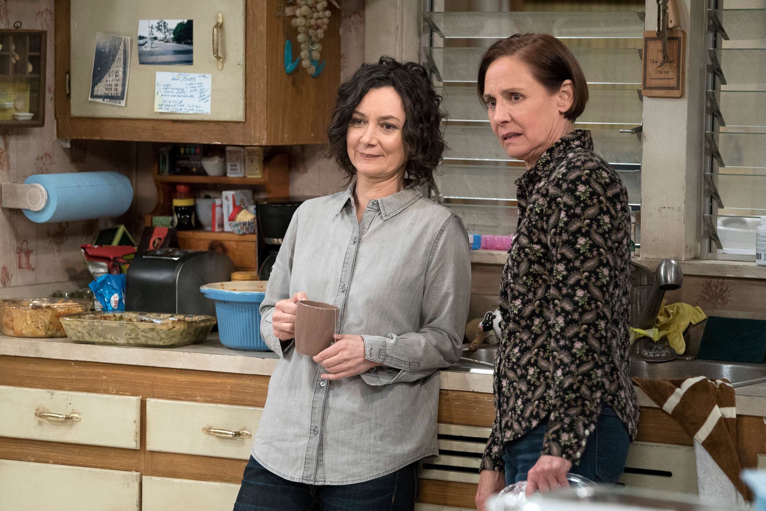 PHOTO: Sara Gilbert and Laurie Metcalf in a scene from "The Conners."