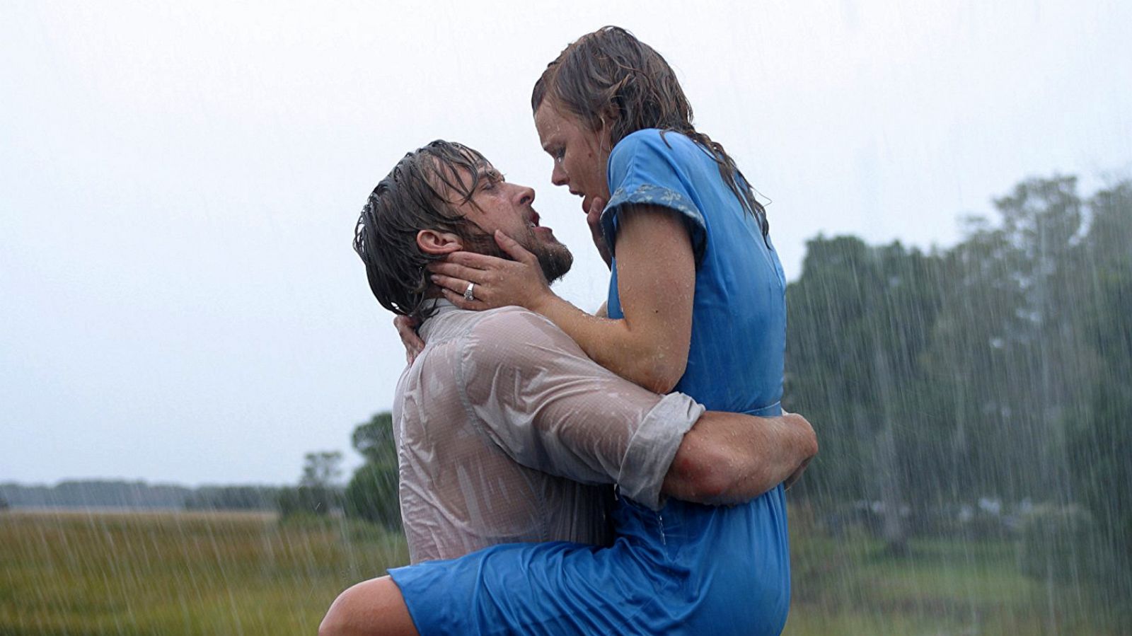 PHOTO: Ryan Gosling and Rachel McAdams in a scene from "The Notebook."