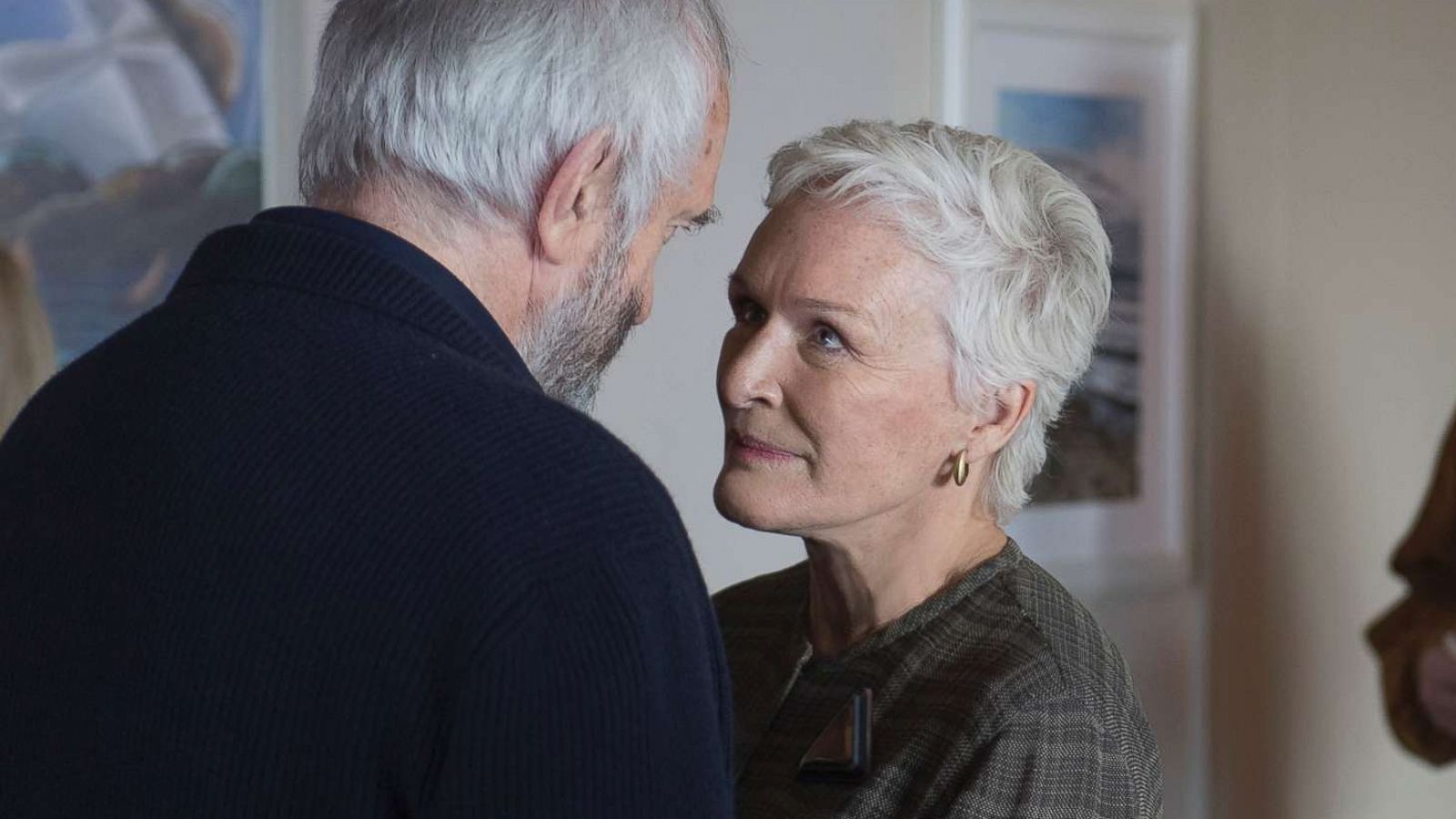 PHOTO: A scene from the movie, "The Wife" with Jonathan Pryce as Joe and Glenn Close as Joan.