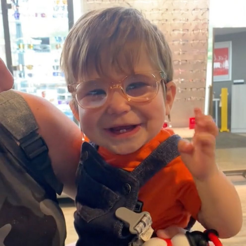 VIDEO: Toddler smiles with joy when he wears glasses for 1st time 