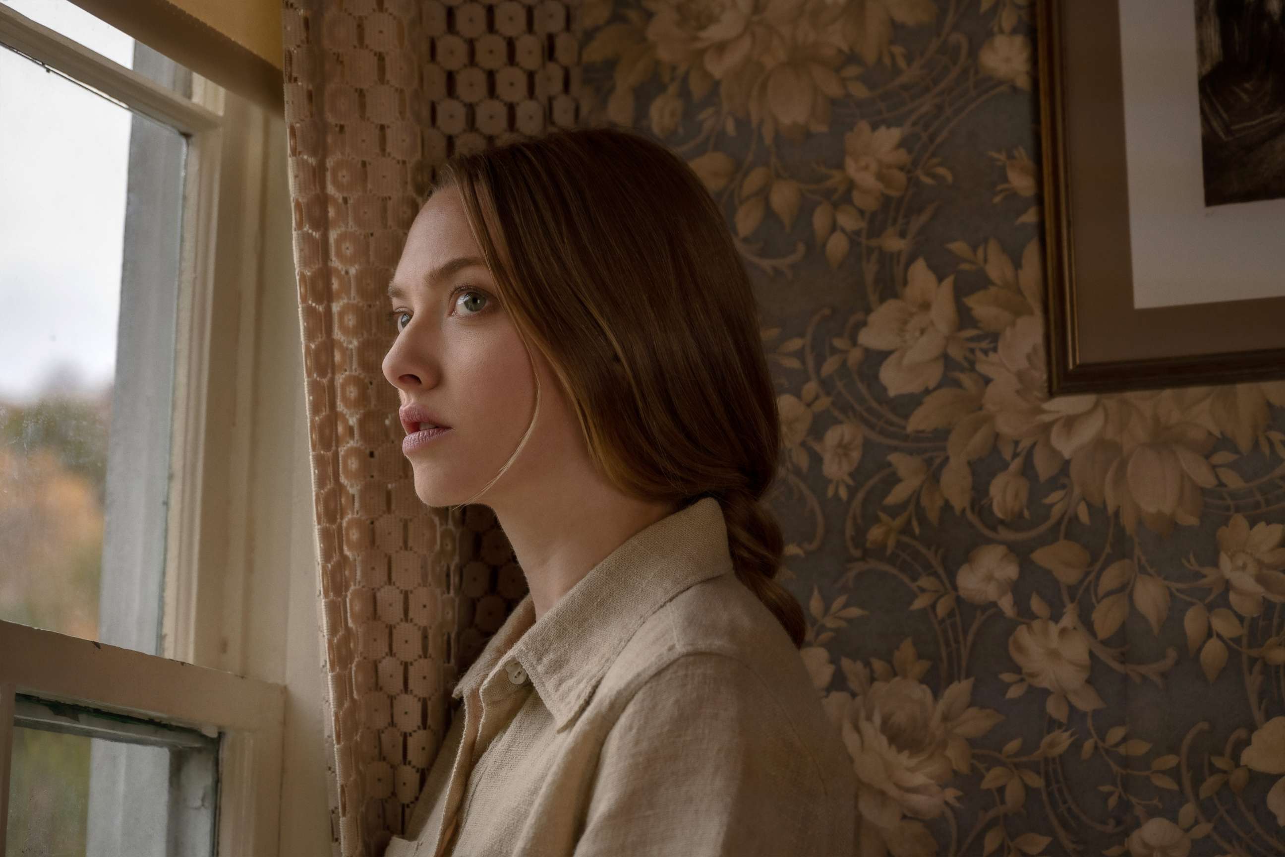 PHOTO: Amanda Seyfried, as Catherine Clare, in a scene from "Things Heard and Seen."