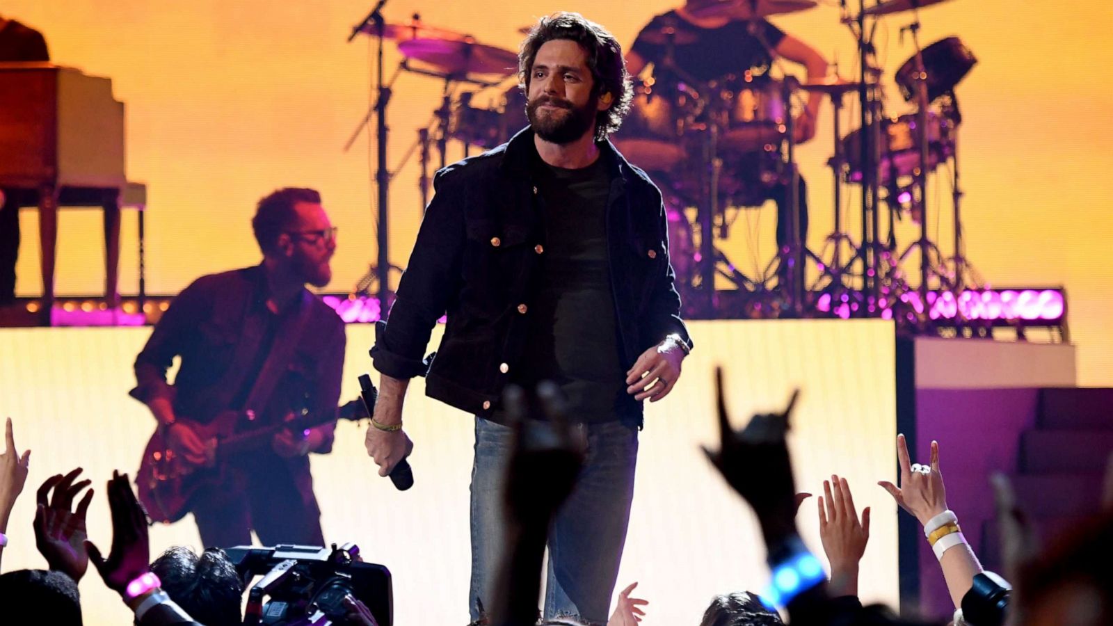 PHOTO: Thomas Rhett performs onstage during the 2019 American Music Awards at Microsoft Theater, Nov. 24, 2019 in Los Angeles.