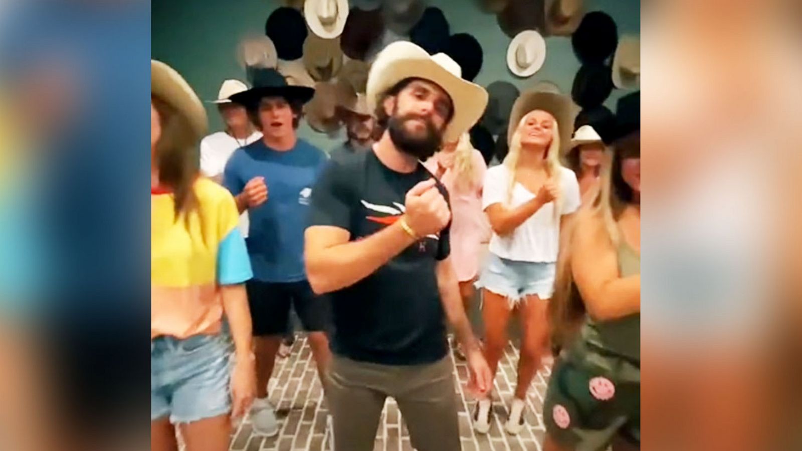 PHOTO: Thomas Rhett has started a Tik Tok dance challenge.