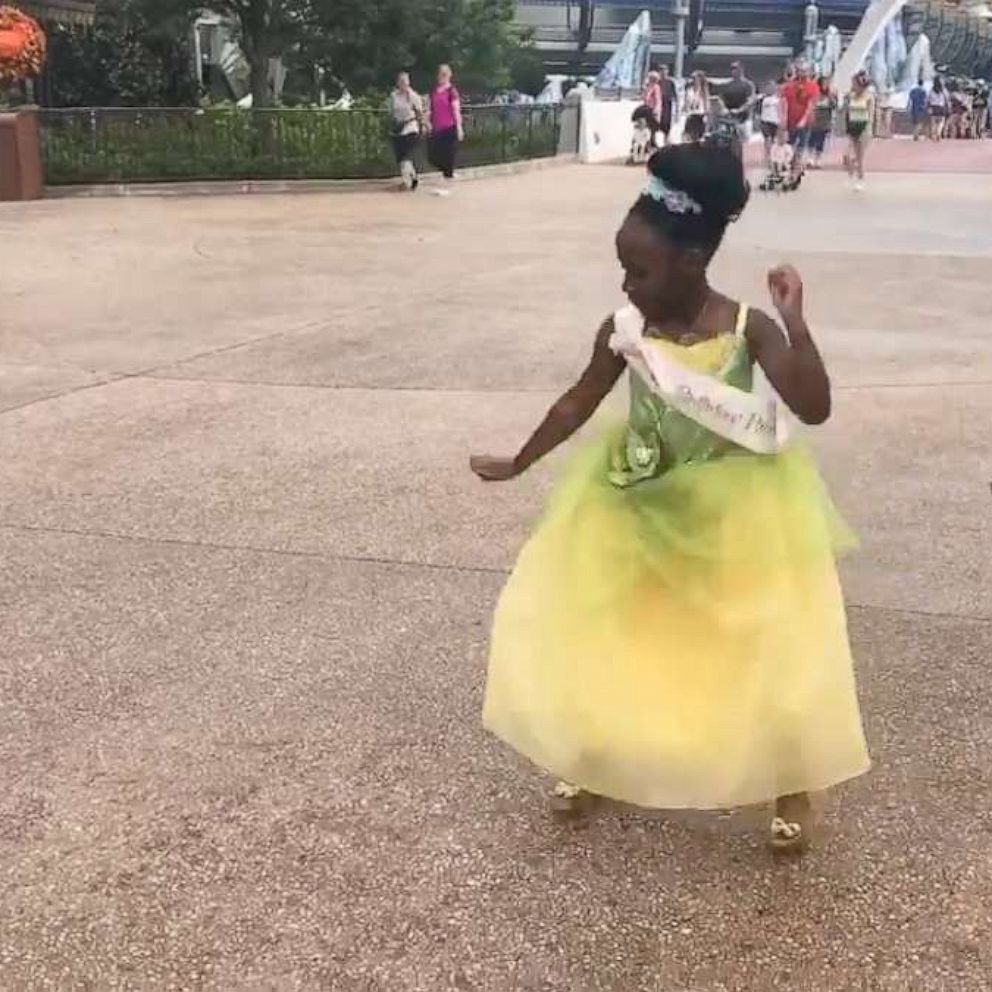VIDEO: 8-year-old dressed like Princess Tiana wows Disney World crowd with her dancing 