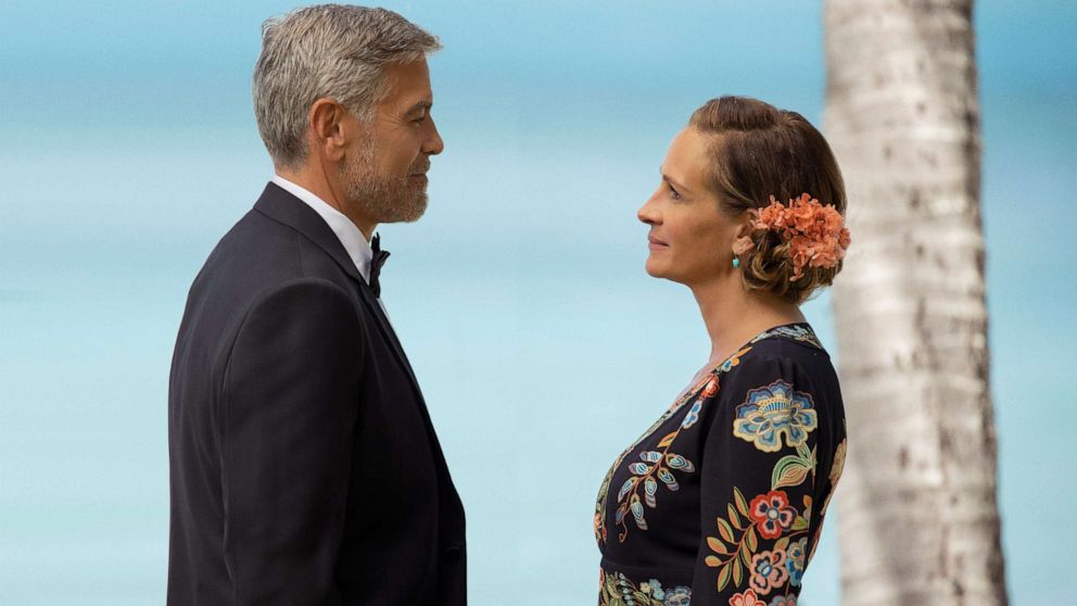 Review Julia Roberts and Clooney put their hearts into 'Ticket