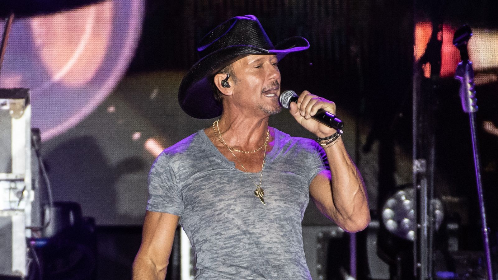 Tim McGraw readies poignant upcoming single, 'I Called Mama,' just in time  for Mother's Day - ABC News