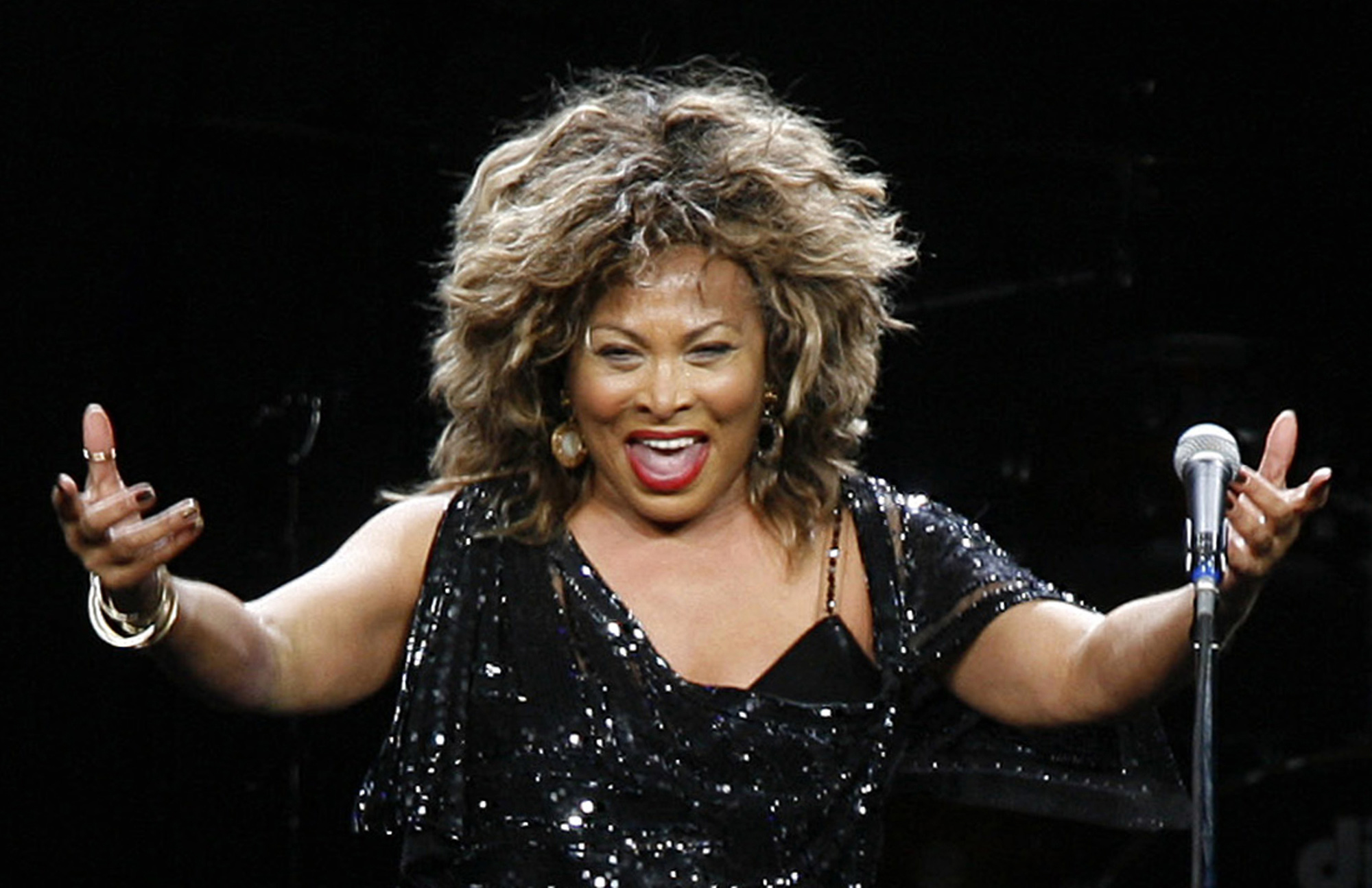PHOTO: Tina Turner performs in a concert in Cologne, Germany on Jan. 14, 2009.