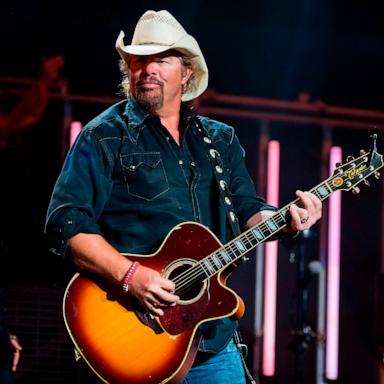 PHOTO: Toby Keith performs in concert at the Xfinity Center in Mansfield, MA on Aug. 14, 2015.