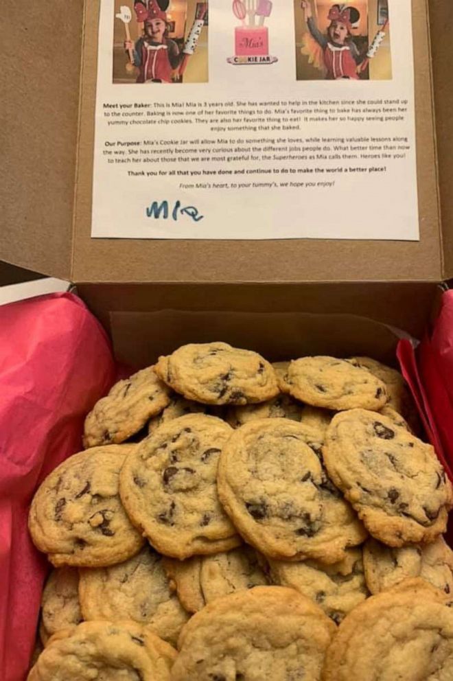PHOTO: Mia Villa has whipped up over 1,000 of her famous chocolate chip cookies and delivered them to hospital staff, supermarket employees, veterinarians and fire and police departments in New York.