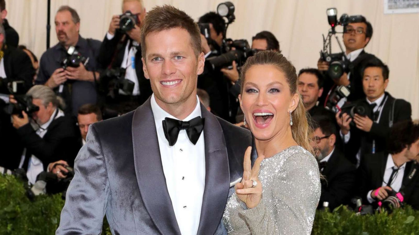 PHOTO: Tom Brady and Gisele Bundchen attend the "Rei Kawakubo/Comme des Garcons: Art Of The In-Between" Costume Institute Gala at Metropolitan Museum of Art, May 1, 2017, in New York City.