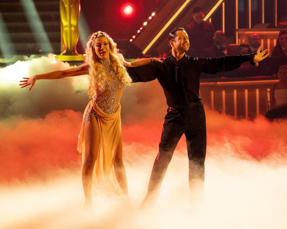 PHOTO: Tori Spelling and Pasha Pashkov compete on "Dancing With The Stars."