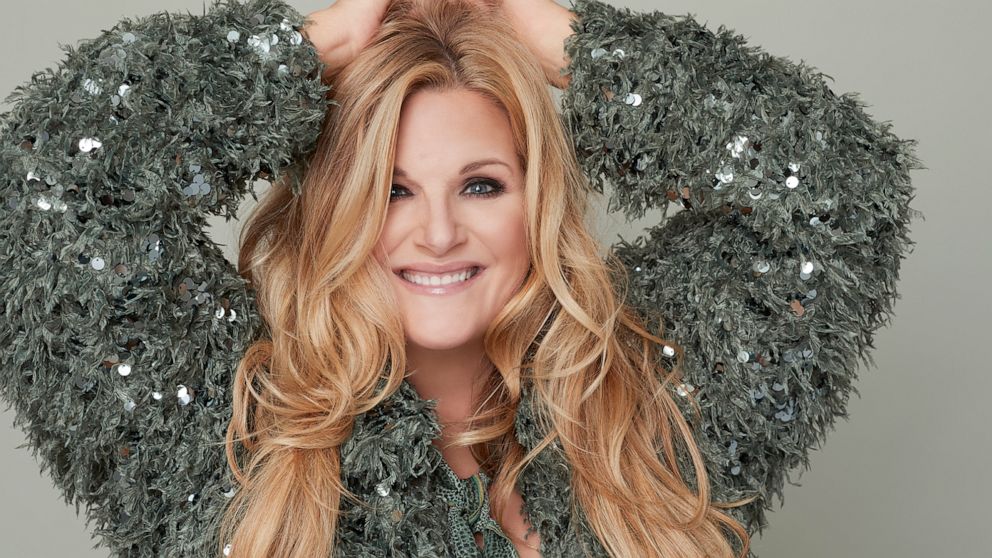Trisha Yearwood shares her fruitcake bars recipe for the holidays ABC
