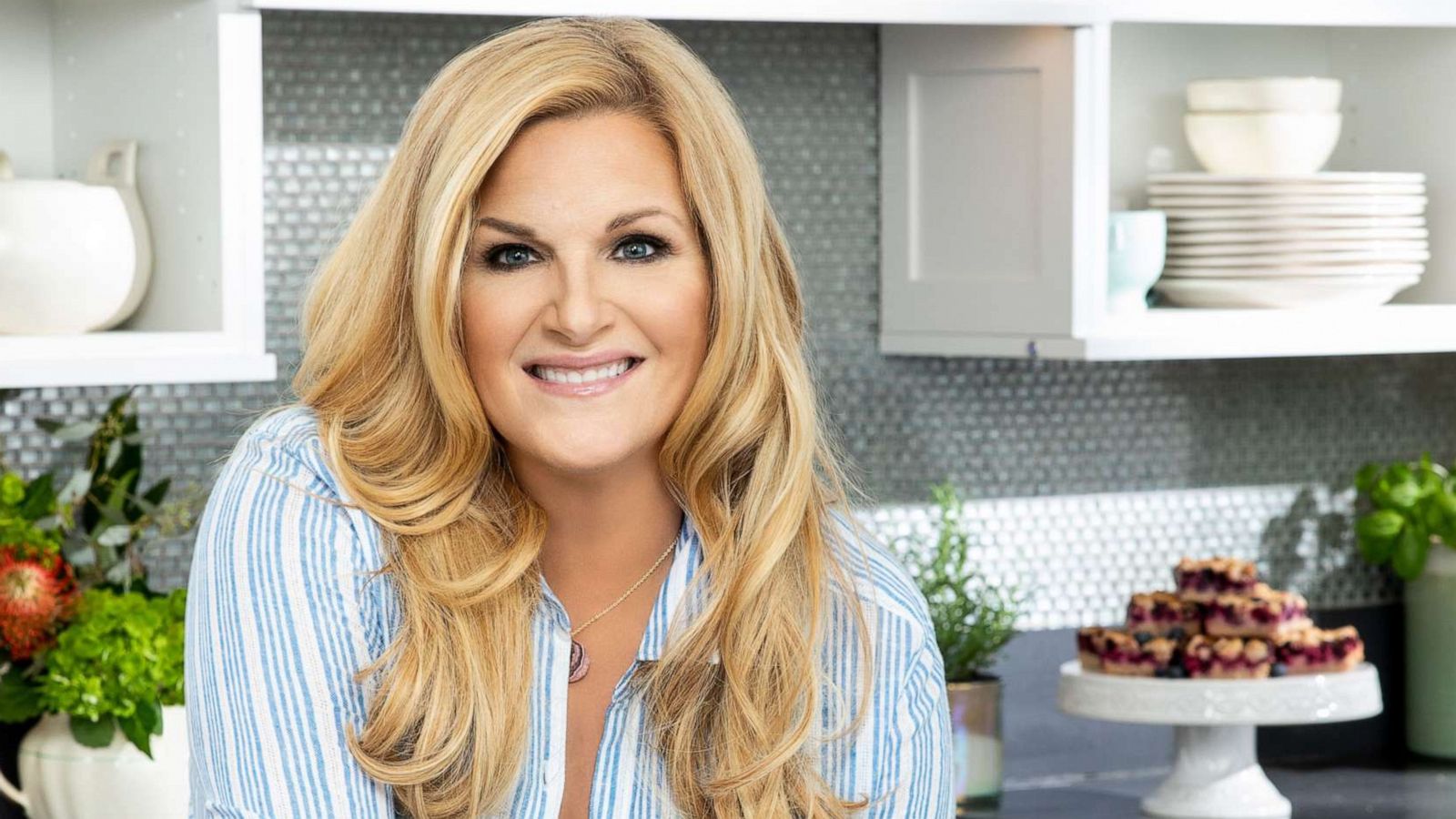 PHOTO: Country singer and cookbook author Trisha Yearwood poses in an undated publicity photo.