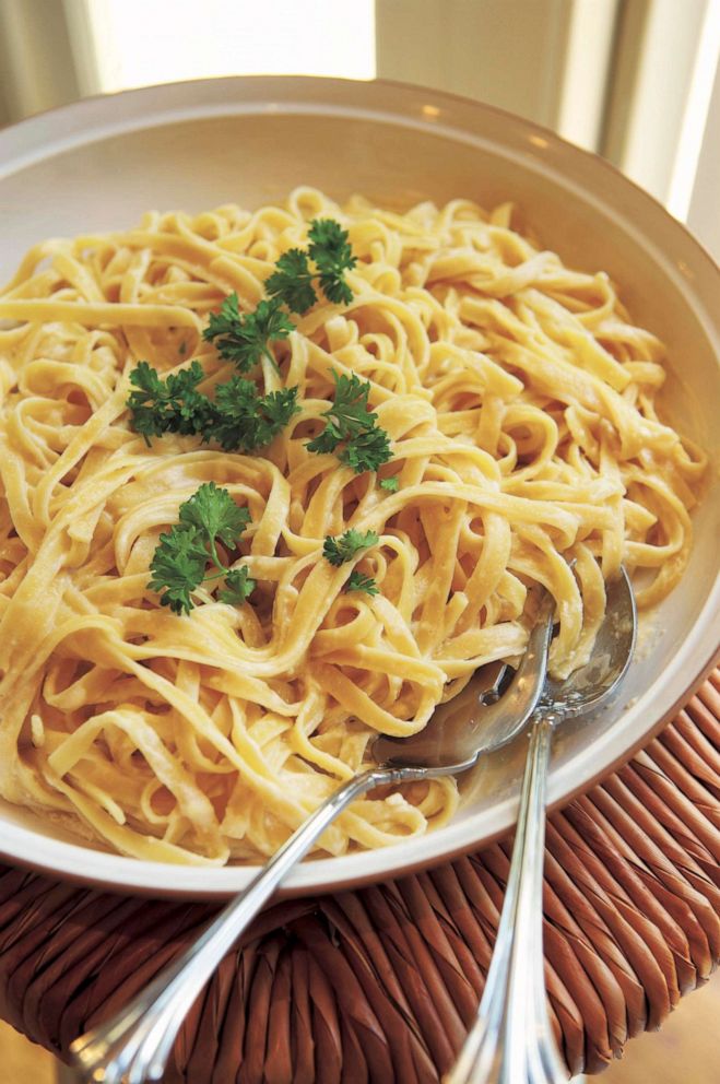 PHOTO: Trisha Yearwood's fettuccine alfredo from her 2008 cookbook, "Georgia Cooking in an Oklahoma Kitchen."