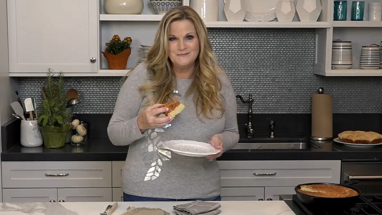 PHOTO: Trisha Yearwood makes her "Skillet Cheddar Cornbread" dish from her 2021 cookbook, "Trisha's Kitchen: Easy Comfort Food for Friends and Family."