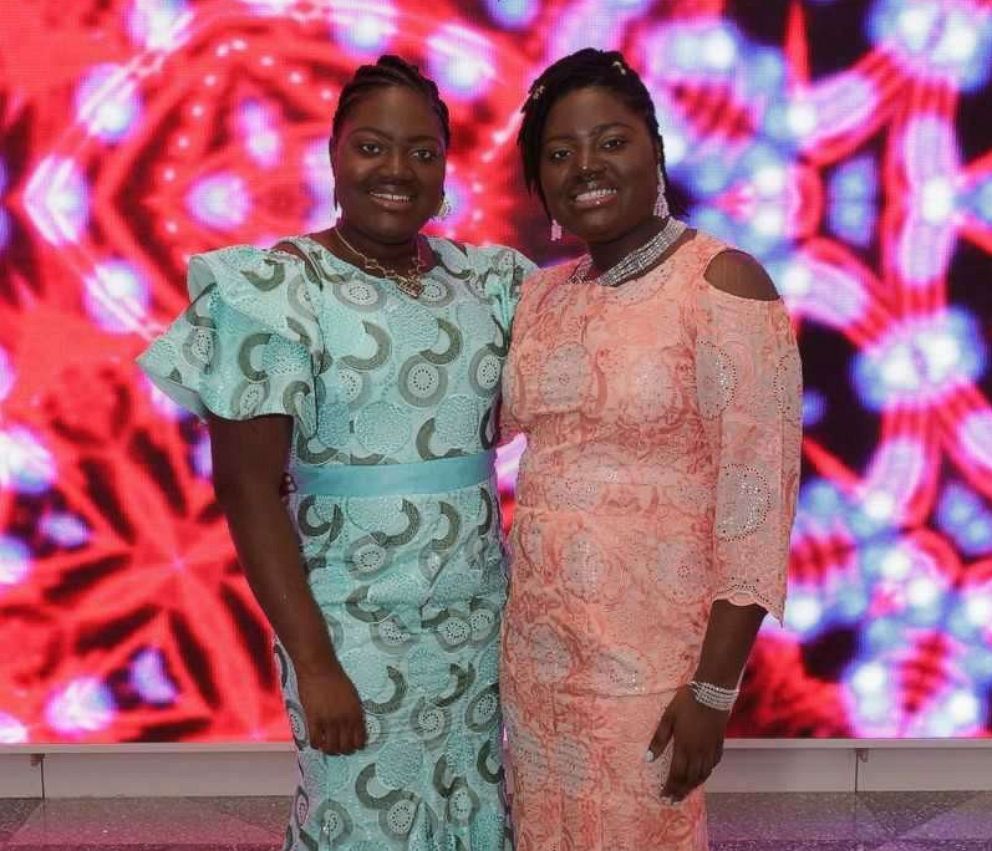 PHOTO: Identical twins Tia and Tyra Smith both shared the honor of being named valedictorian as they received diplomas from their Chicago-area high school.