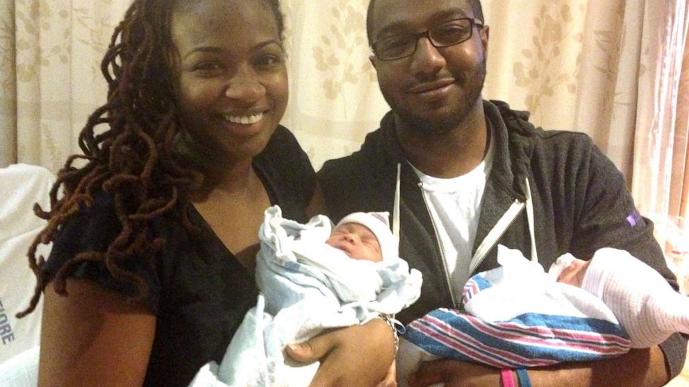 PHOTO: Alia and Chris McCants pose with their newborn twins, Aria and Carter.
