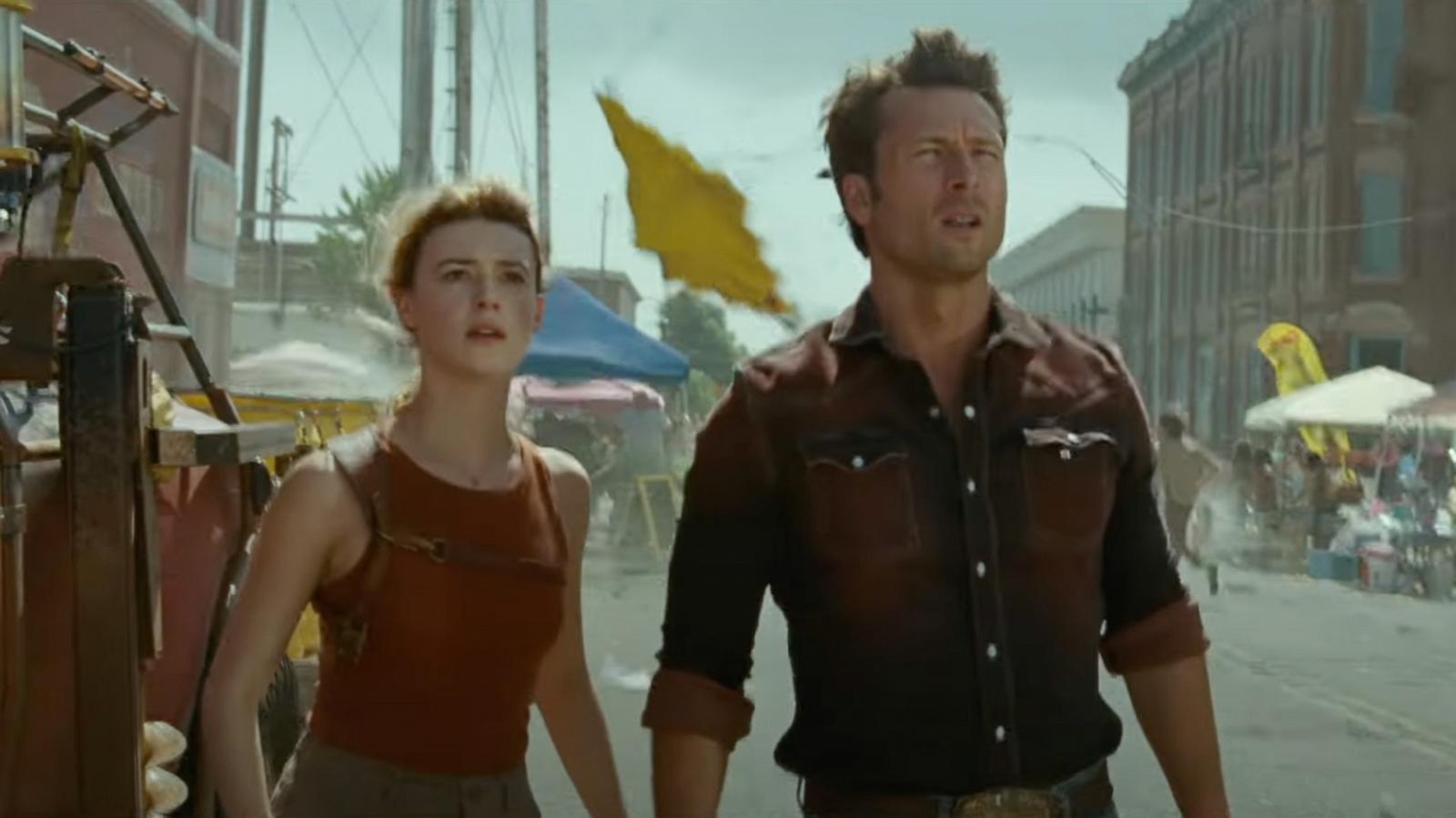 PHOTO: Daisy Edgar-Jones, left, and Glen Powell appear in this screengrab from the new trailer for "Twisters."