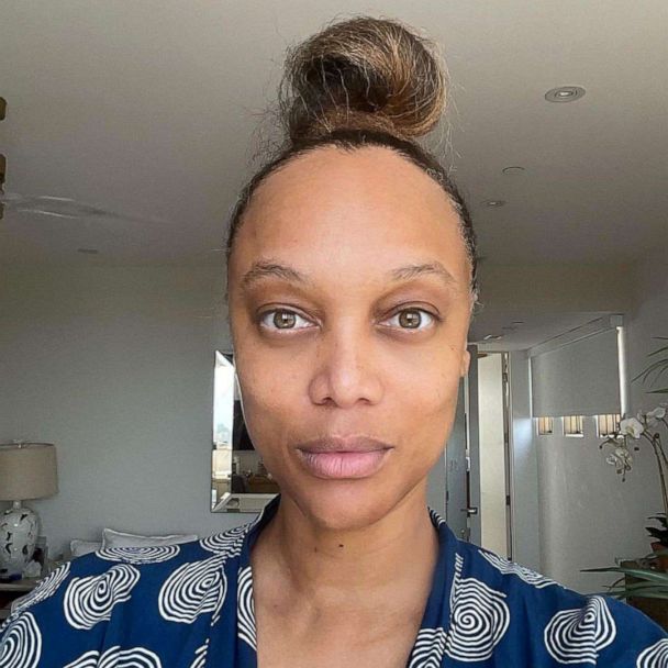 Tyra Banks Long Hairstyle Straight Hairstyle with Blunt Bangs for Black  Women