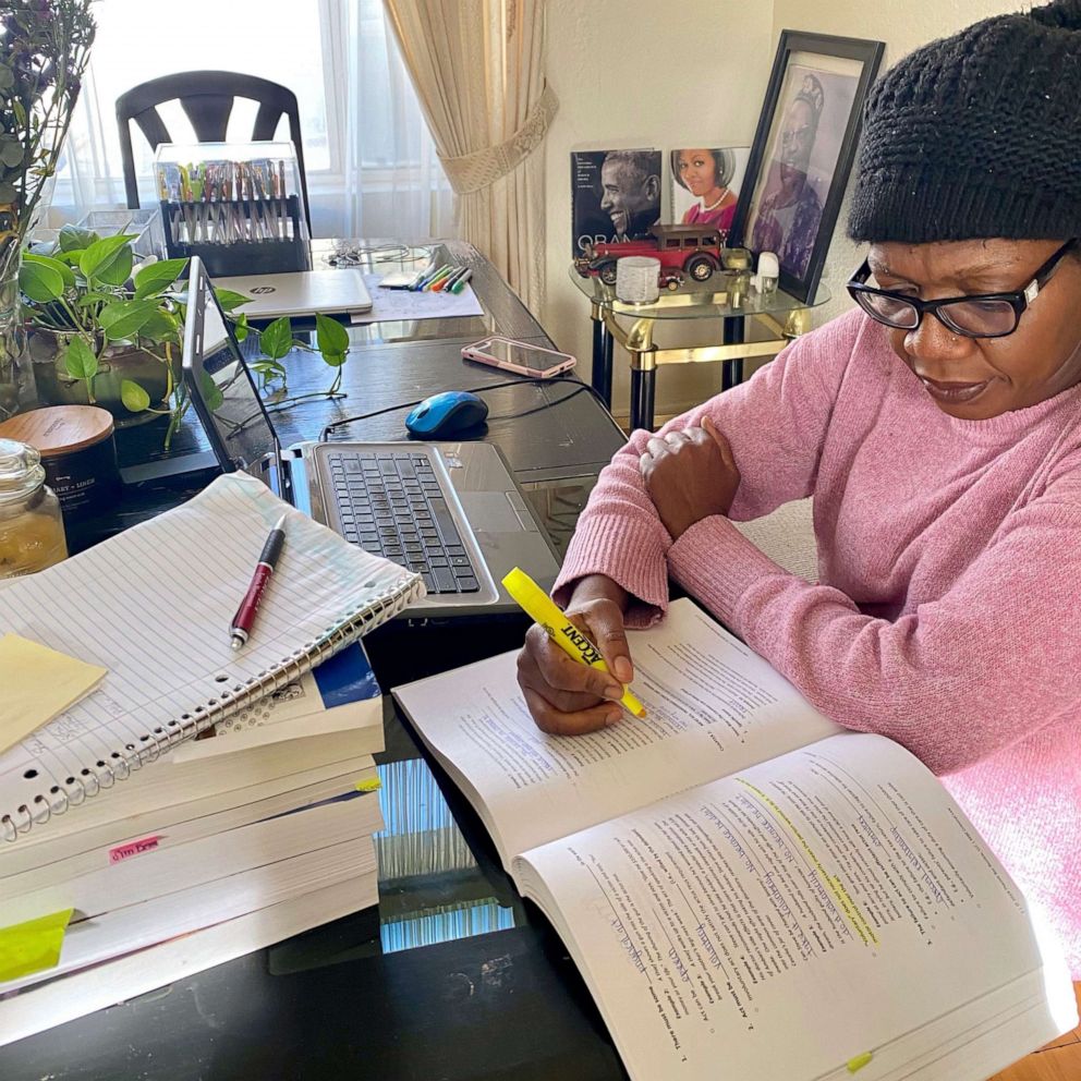 PHOTO: Evelyn Uba, a California mother of four, studies for her state's Bar Exam.