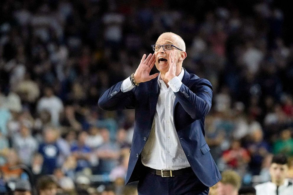 UConn's Dan Hurley adding to storied family legacy