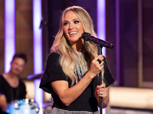 Carrie Underwood shares photos of tattoos she and her sisters-in