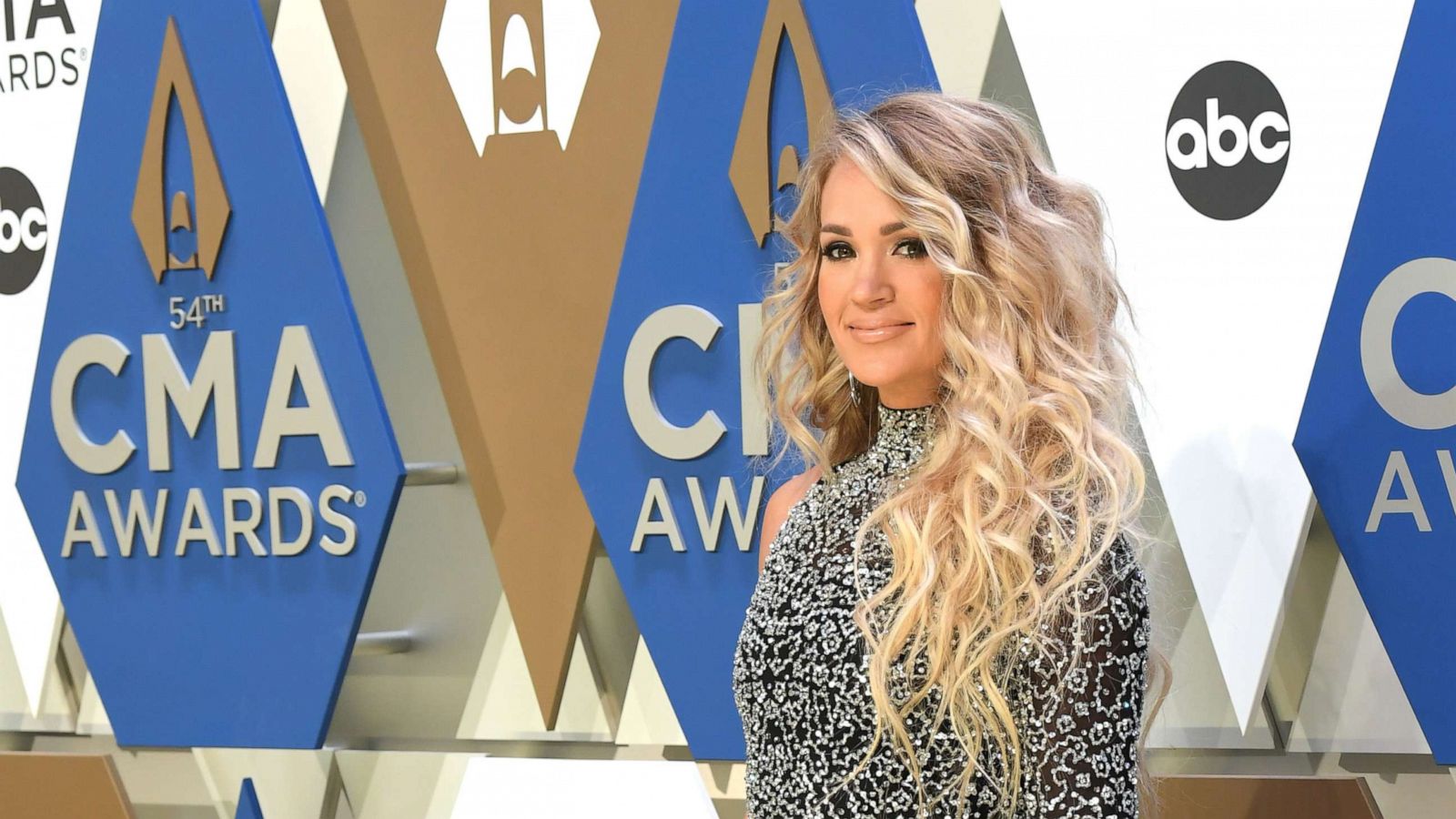 Carrie Underwood Brings Husband Mike Fisher To CMA Awards 2021