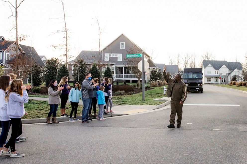 Virginia neighbors surprise UPS driver with emotional 'thank you