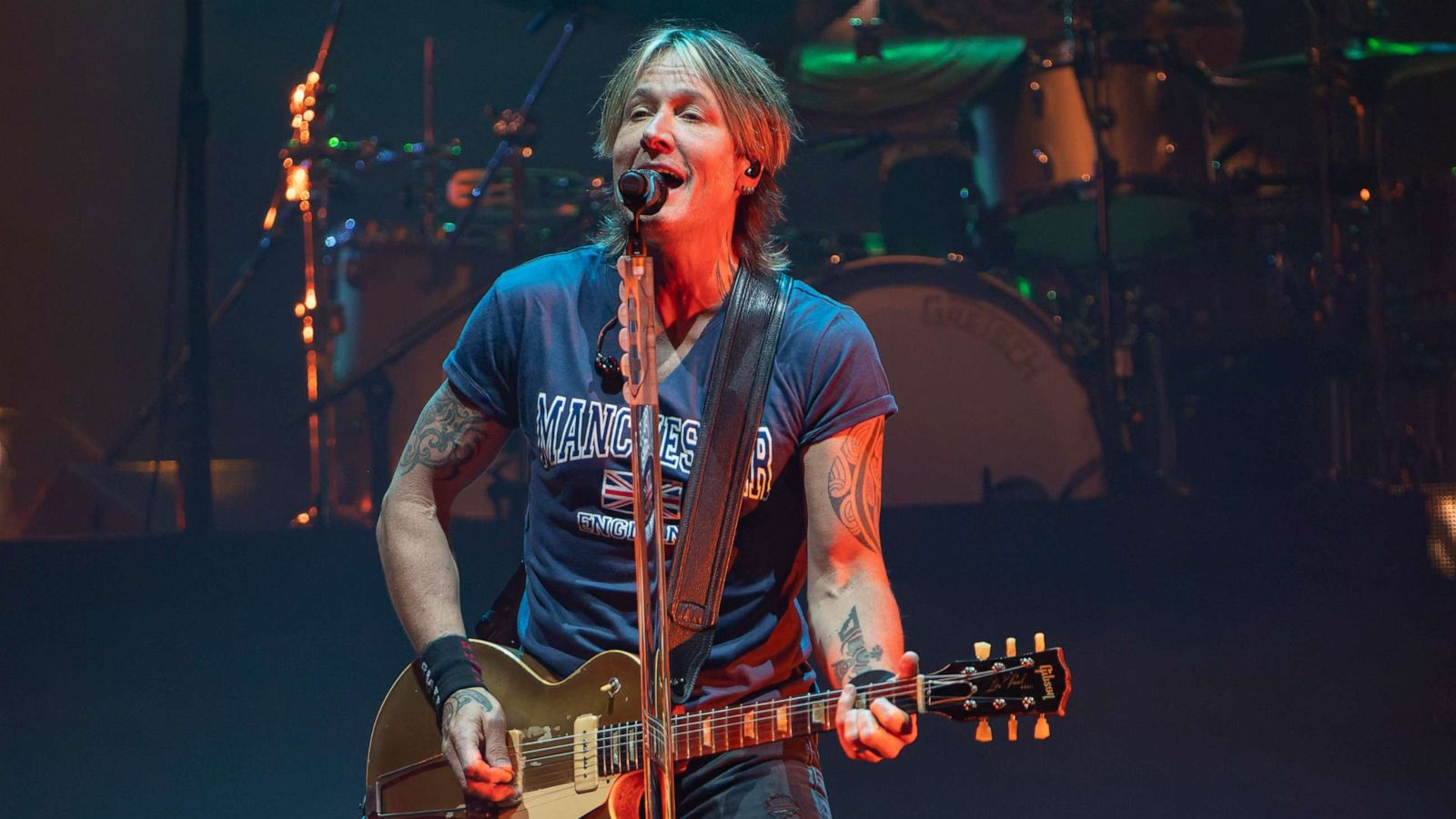 PHOTO: Keith Urban performs at Manchester Apollo in Manchester, England, May 3, 2022.