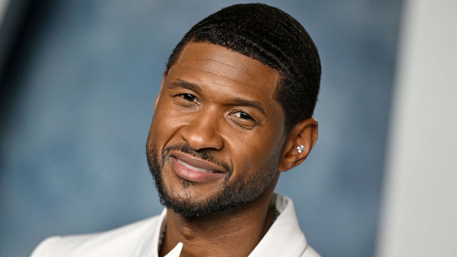 PHOTO: Usher attends the 2023 Vanity Fair Oscar Party Hosted By Radhika Jones at Wallis Annenberg Center for the Performing Arts on March 12, 2023 in Beverly Hills, Calif.