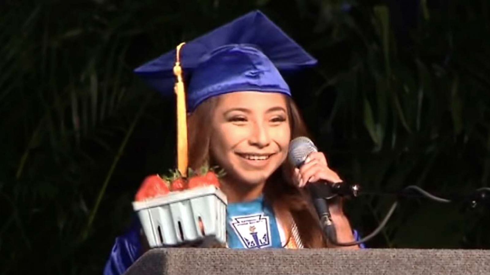 PHOTO: Brenda Alvarez-Lagunas, 18, makes a valedictorian speech at Mulberry High School in Mulberry, Florida, on May 24, 2019.