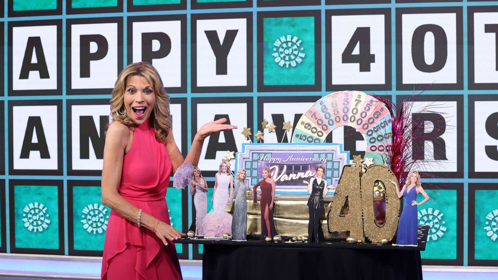 PHOTO: Vanna White celebrated her 40th anniversary on Wheel of Fortune, Dec. 13, 2022. She taped her first show, Dec. 13, 1982.