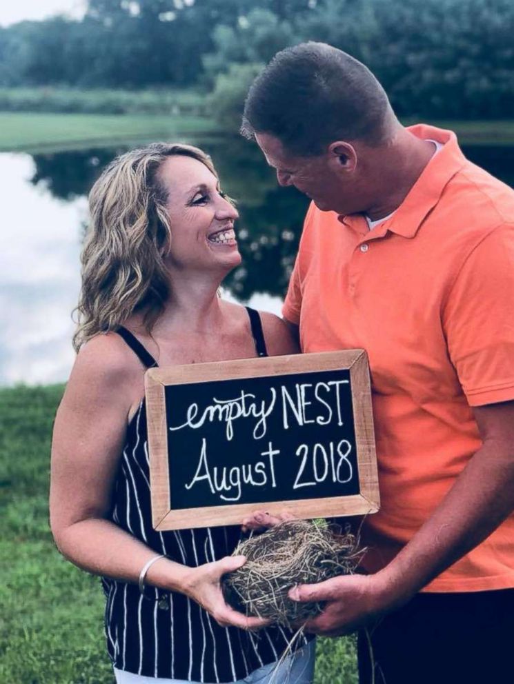 PHOTO: Vicky Piper and her husband pose for an "empty nest" photo shoot in photos that have now gone viral.