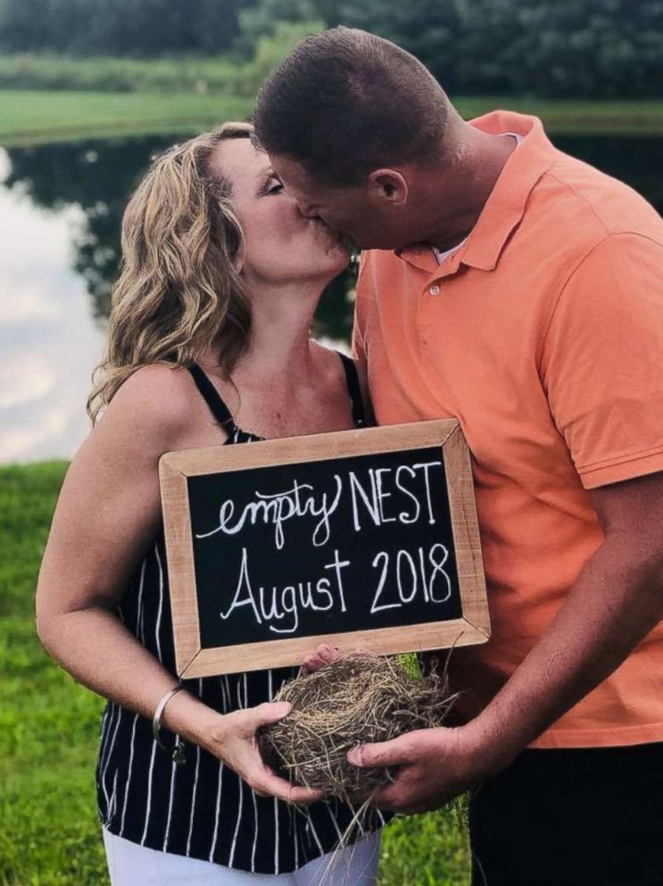 PHOTO: Vicky Piper and her husband pose for an "empty nest" photo shoot in photos that have now gone viral.