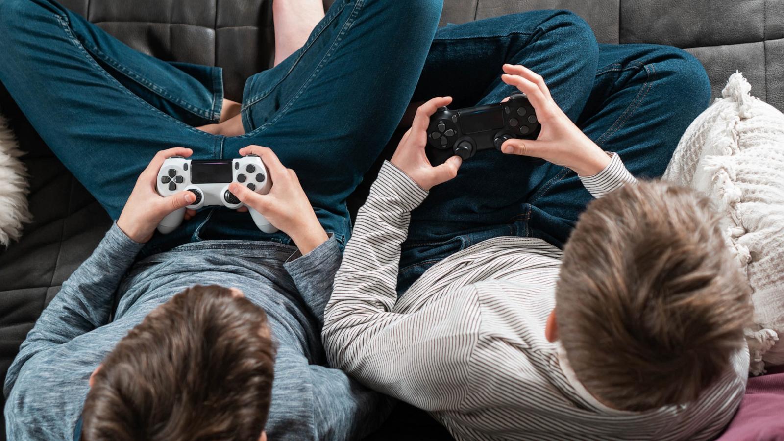 Mom claims video game companies are intentionally addicting kids - ABC News