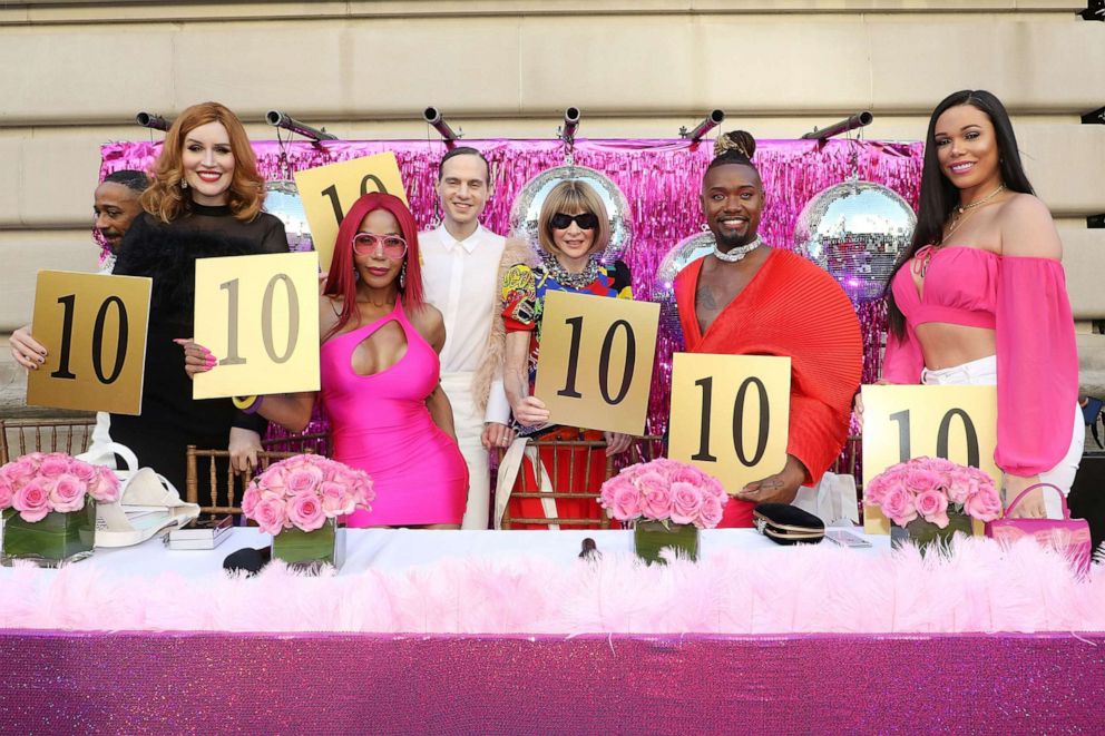 PHOTO: Jose Xtravaganza, Our Lady J, Sinia Alaia, Jordan Roth, Anna Wintour, Twiggy Garcon, and Lola Mizrahi judge "Battle Of The Legends: Vogueing At The Met" at The Metropolitan Museum of Art, June 11, 2019, in New York City.