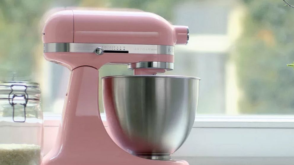 PHOTO: Wayfair is having a big Black Friday sale this year on kitchen appliances, including this Cuisinart mixer.