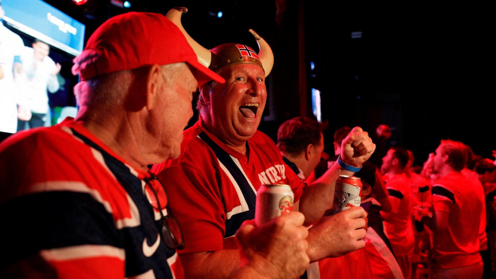World Cup fans from around the globe share 1st US food experiences on social media