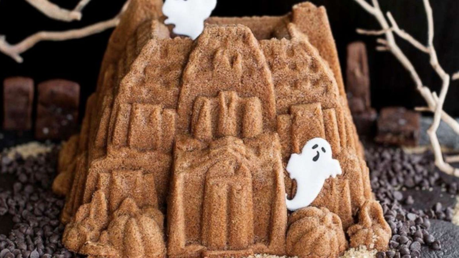 Haunted Manor (Pumpkin Bundt Cake)
