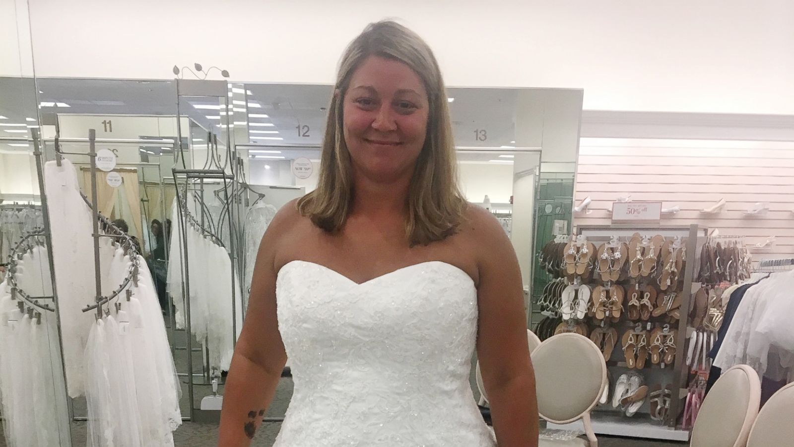 PHOTO: Melissa Mountain, 35, poses in her wedding gown before her weight loss.